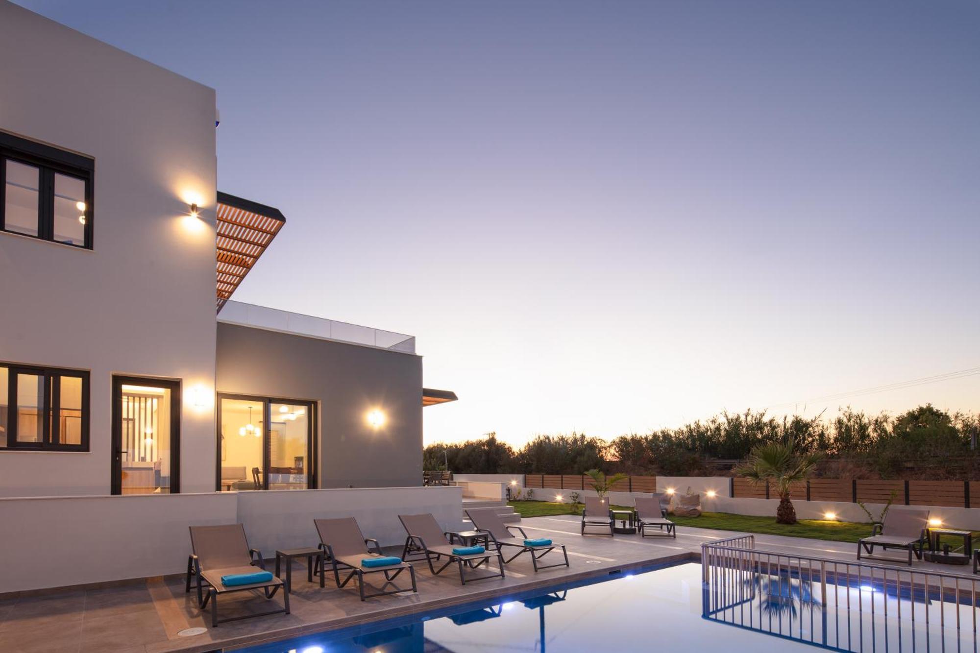 Sunnyside Villas, ideal for vibrant stays Pigianos Kampos  Eksteriør bilde