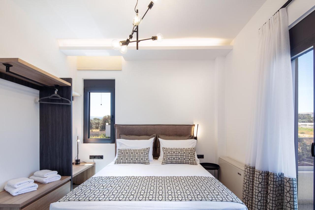 Sunnyside Villas, ideal for vibrant stays Pigianos Kampos  Eksteriør bilde