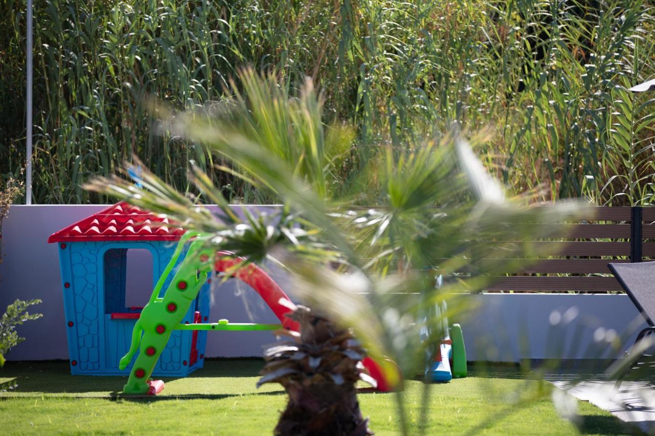 Sunnyside Villas, ideal for vibrant stays Pigianos Kampos  Eksteriør bilde