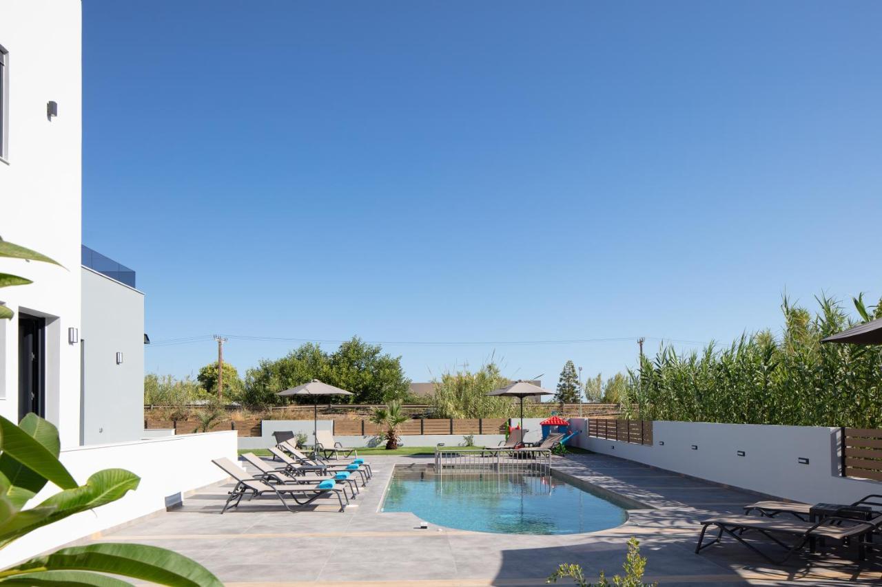 Sunnyside Villas, ideal for vibrant stays Pigianos Kampos  Eksteriør bilde